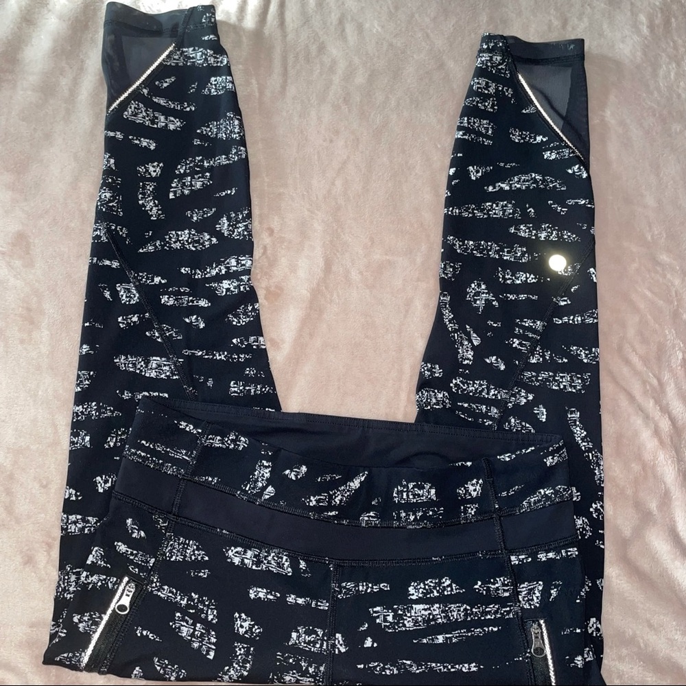 Lululemon Cropped Leggings size 8 - Picture 3 of 7